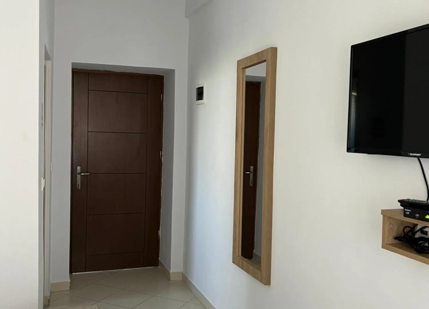 Helios Rooms Sarande 0*,