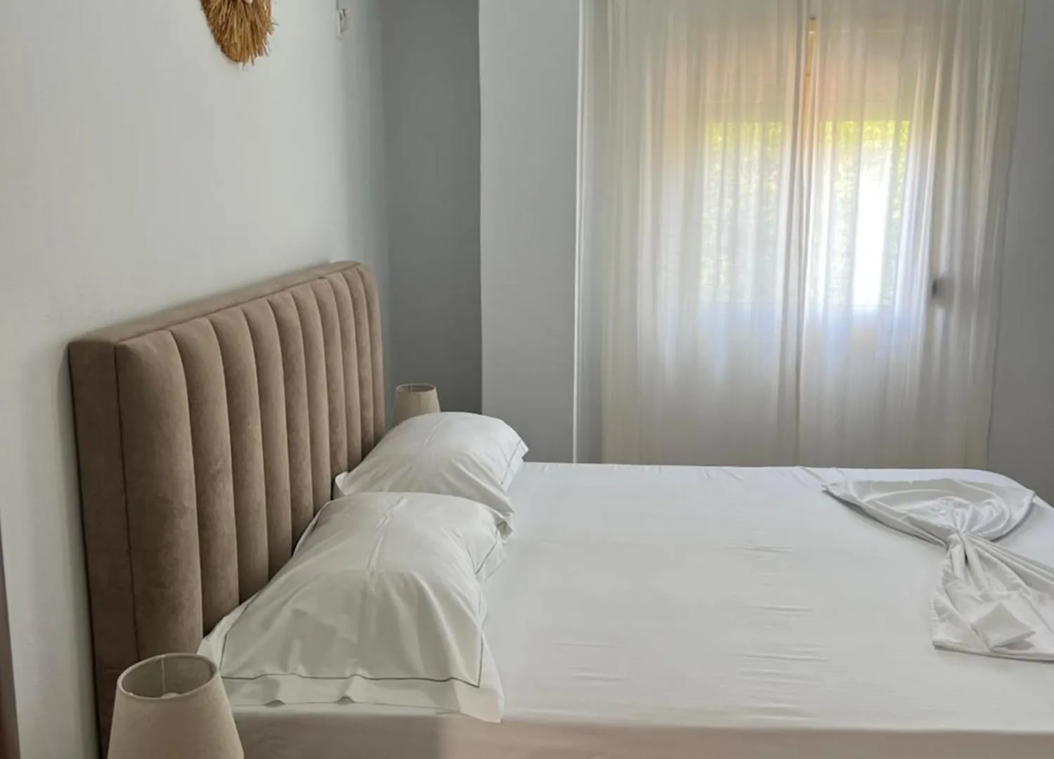 Helios Rooms Sarande 0*,  Albania