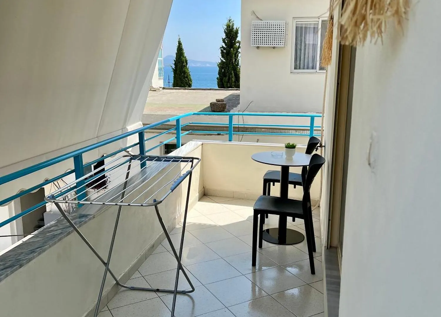 Helios Rooms Sarande 0*,  Albania