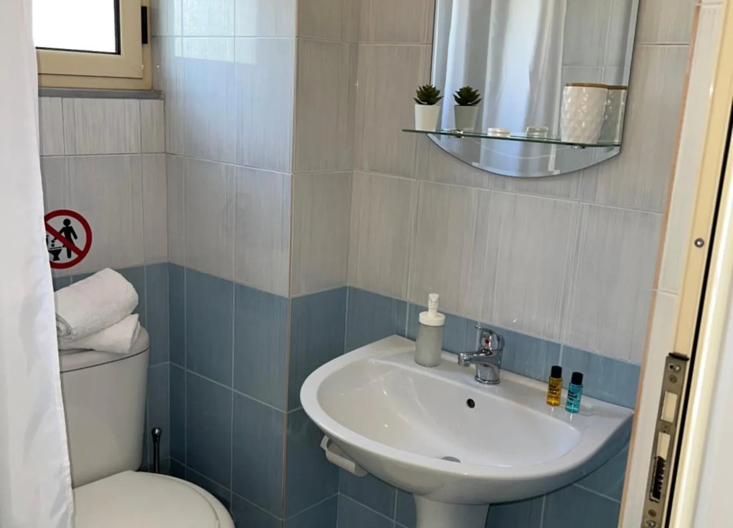 Guest house Helios Rooms Sarande